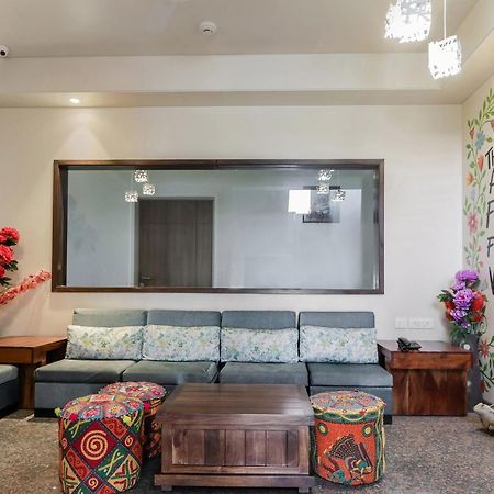 Fleur Hotel Джапур Экстерьер фото