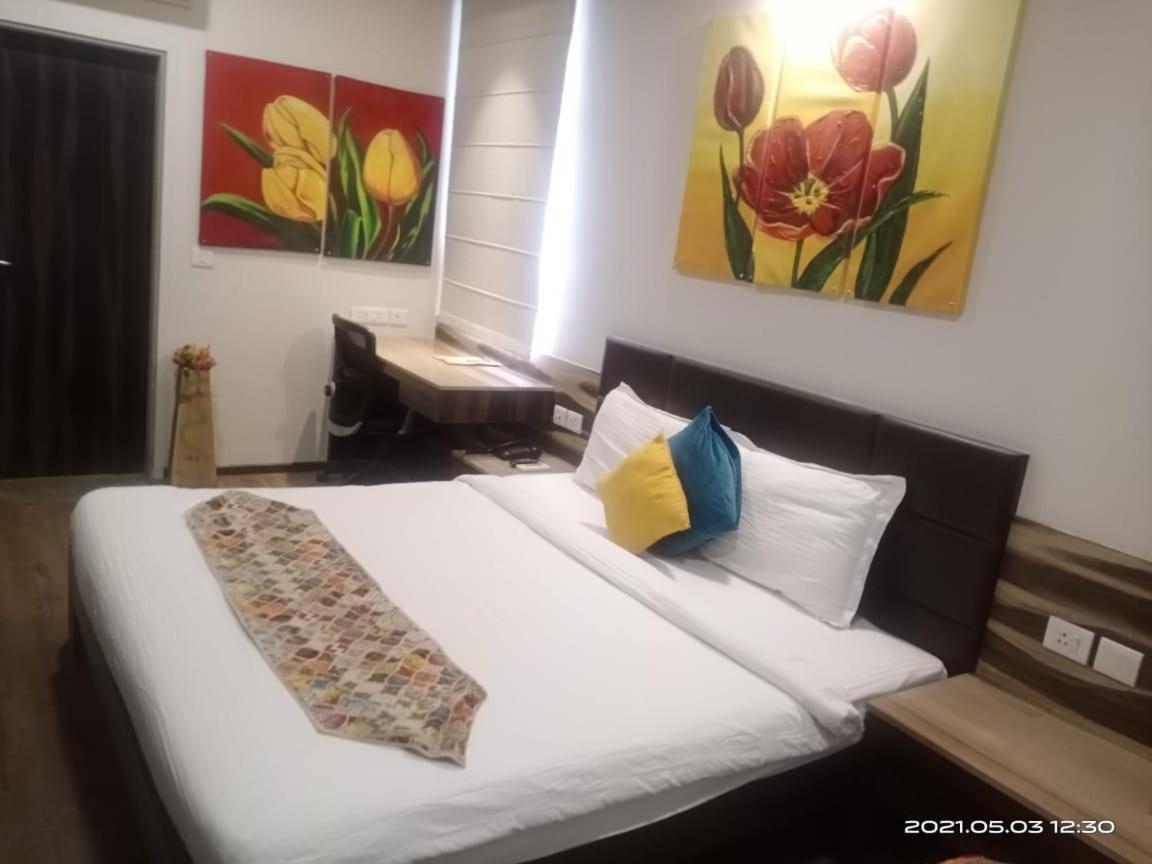 Fleur Hotel Джапур Экстерьер фото