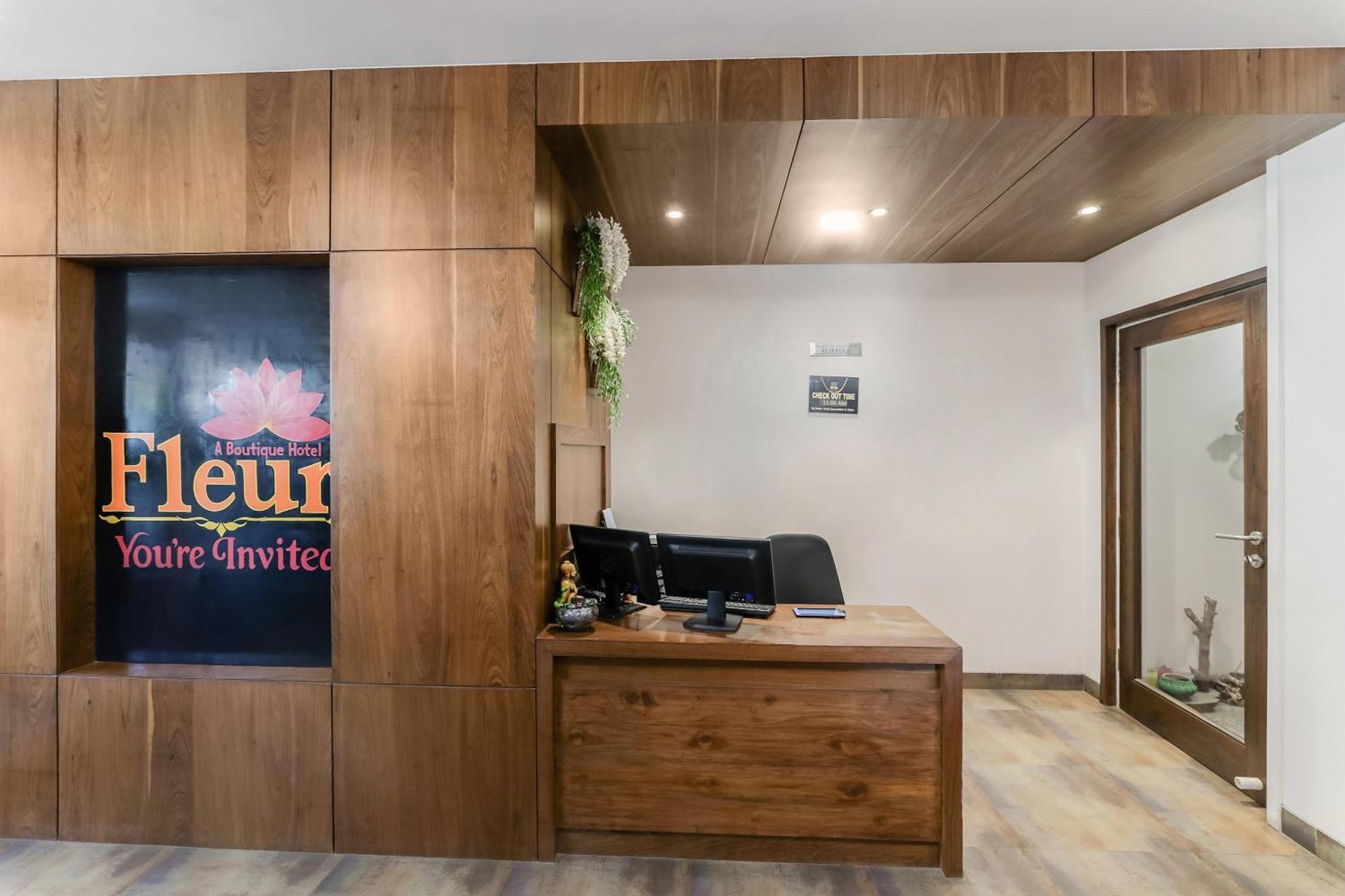 Fleur Hotel Джапур Экстерьер фото