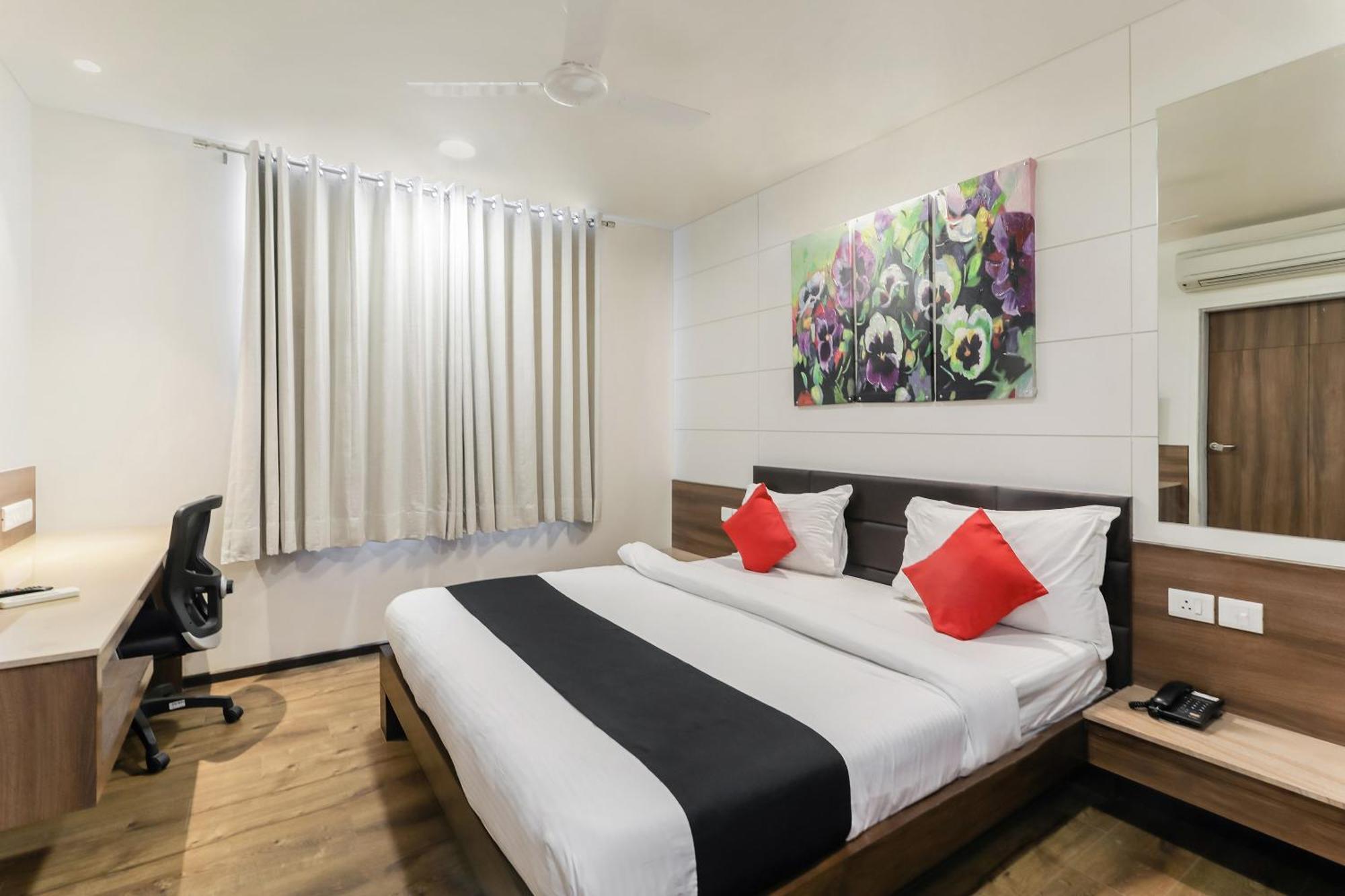 Fleur Hotel Джапур Экстерьер фото